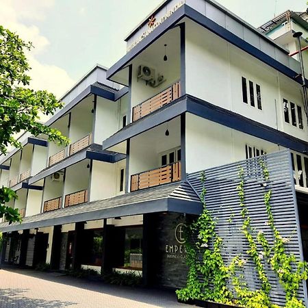 Emperor-Hotel Rachana Continental Pvt Ltd Kizhake Chalakudi Luaran gambar