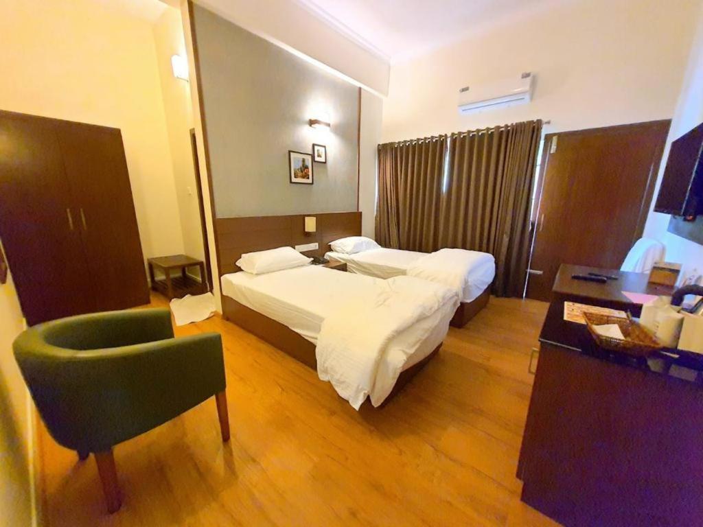 Emperor-Hotel Rachana Continental Pvt Ltd Kizhake Chalakudi Luaran gambar