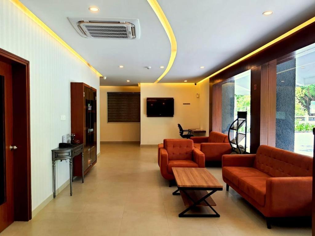 Emperor-Hotel Rachana Continental Pvt Ltd Kizhake Chalakudi Luaran gambar