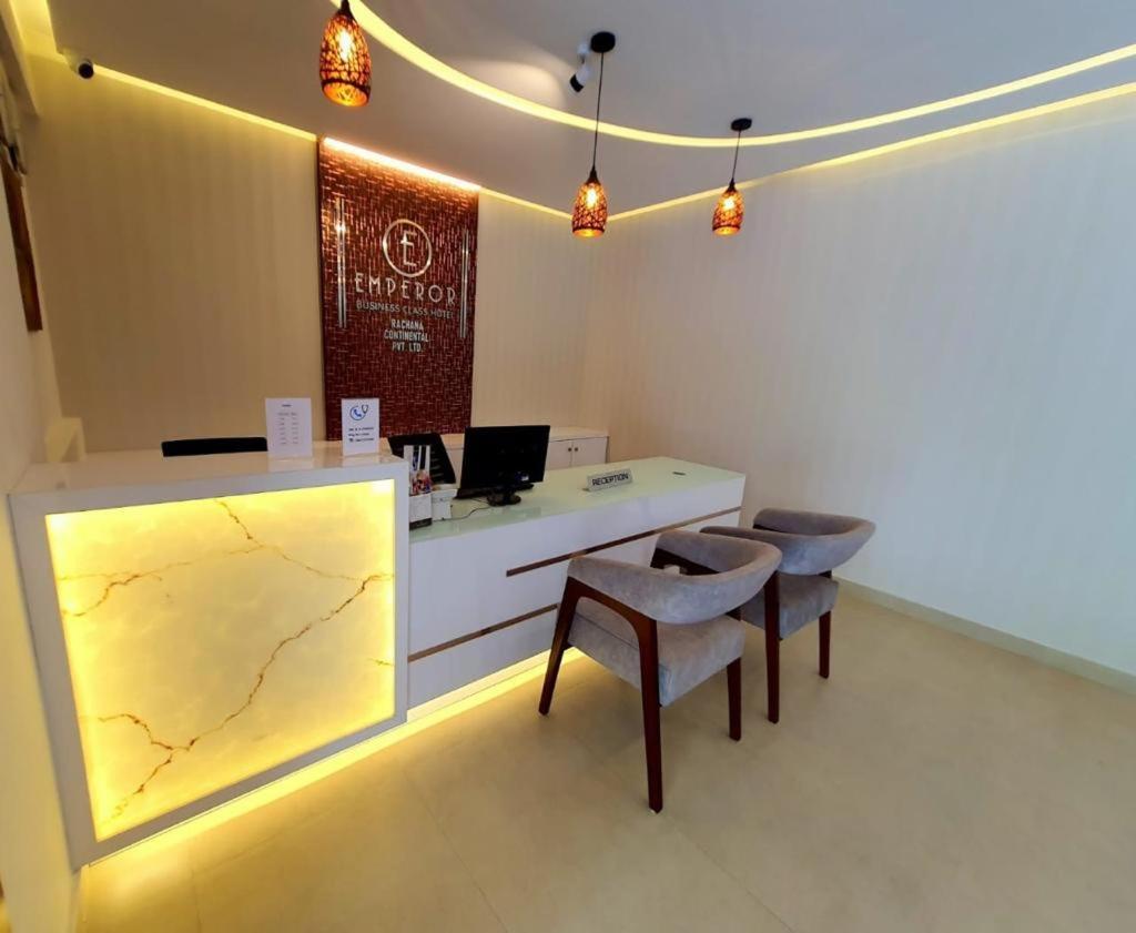 Emperor-Hotel Rachana Continental Pvt Ltd Kizhake Chalakudi Luaran gambar